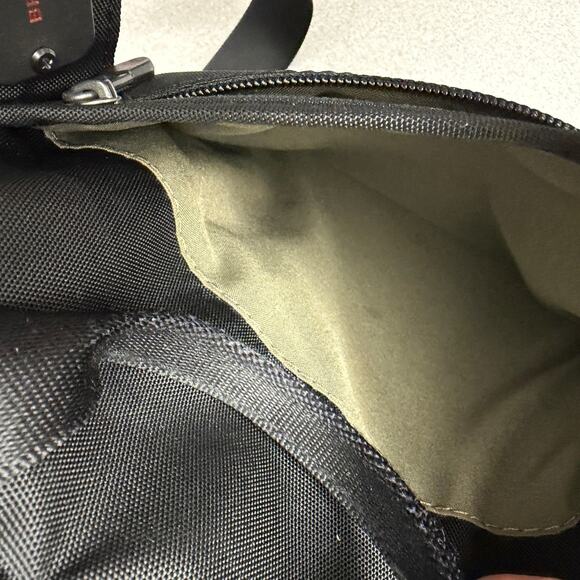 Briggs & Riley HTA Crossbody Bag Black RFID Travel Zip Pockets Lightweight - Picture 4 of 16